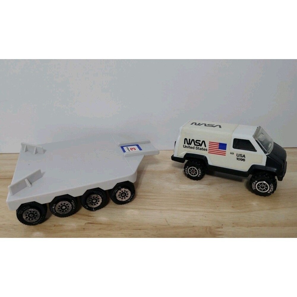 Vintage Tonka Launch 3 Eight Wheel Trailer And USA NASA Van 1096 Matching Wheels